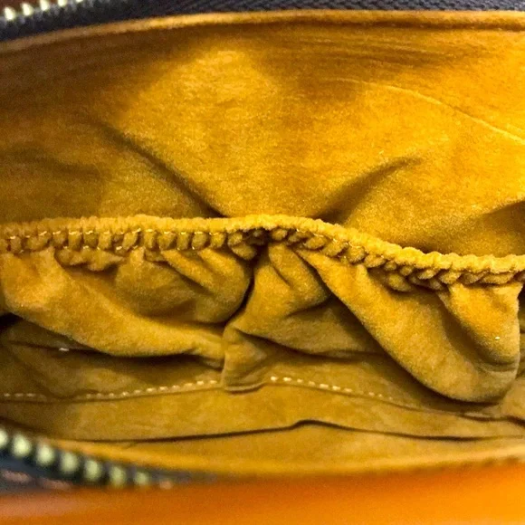 Patricia Nash Floral Print with Butterfly Design Satchel Circular Handles BNWT - Picture 7 of 10